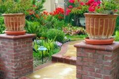 2004-0621-front-yard-3-web
